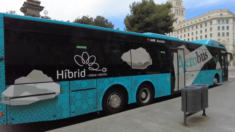 Barcelona Airport to the city center by bus